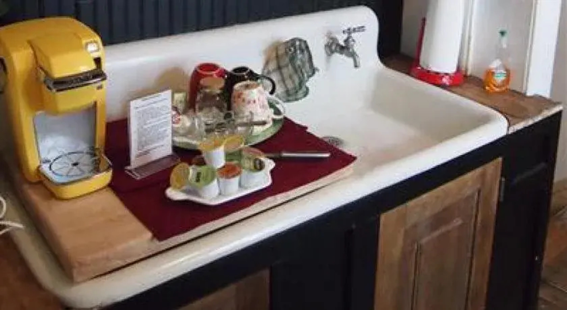 The Maid's Quarters Bed Breakfast & Tearoom