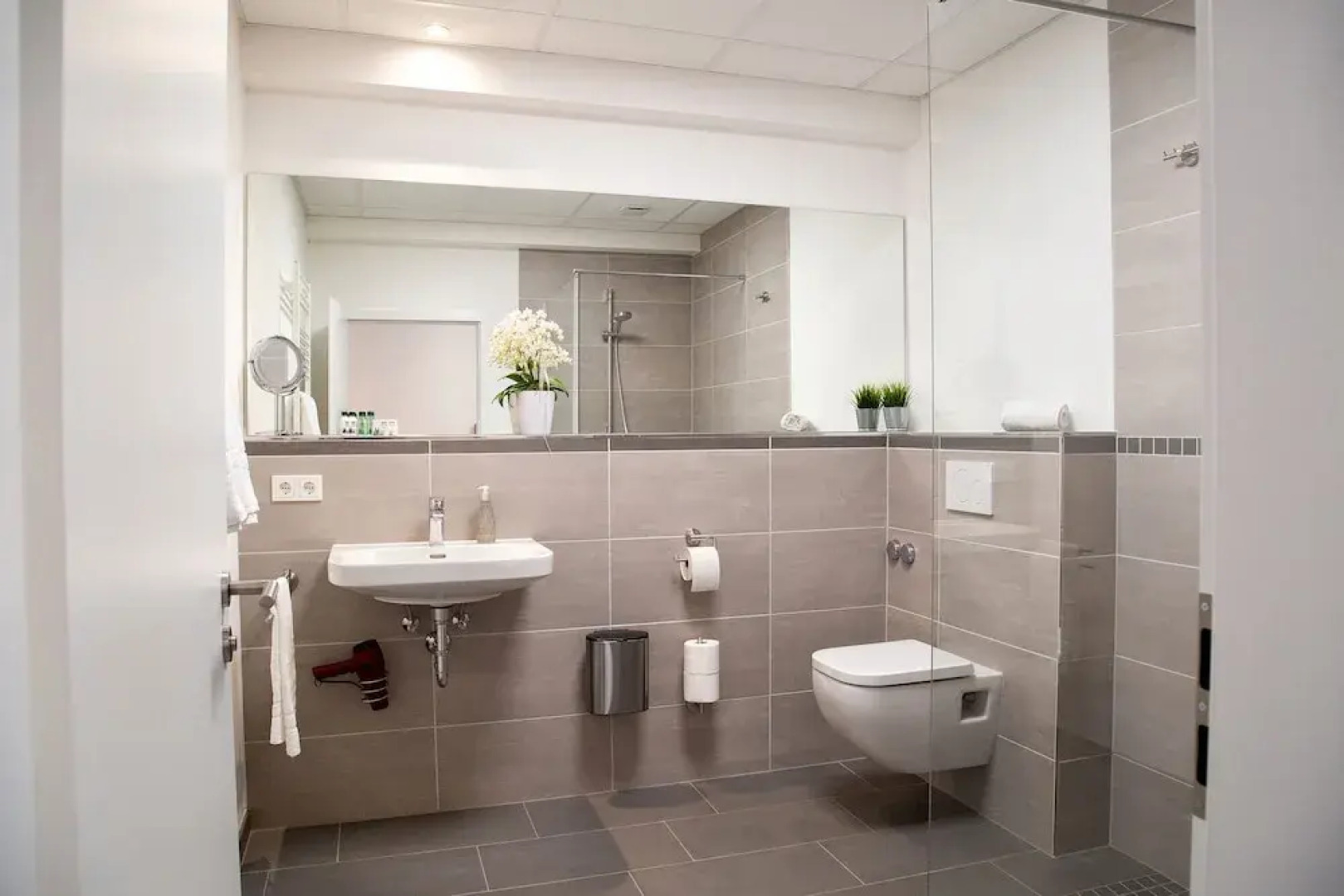 Bistro Hotel & Boarding House Seven Days Kirchheim