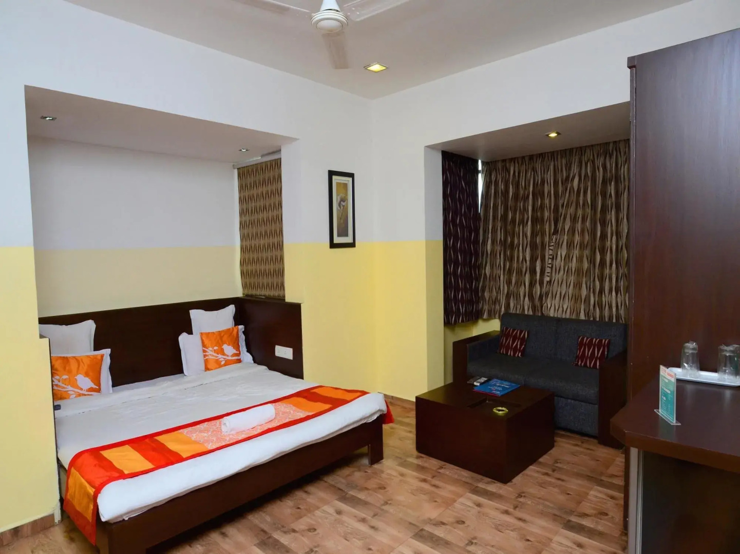 OYO 1030 Hotel Palm View Residency