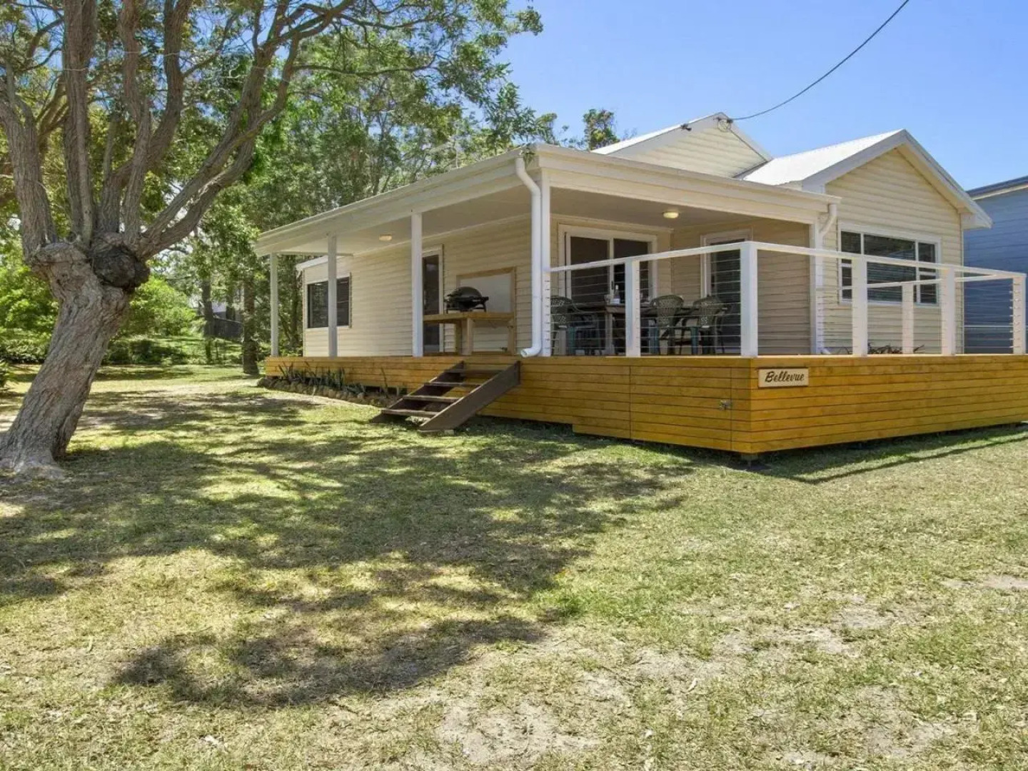 Bellevue - overlooking serene Lake Woolumboola