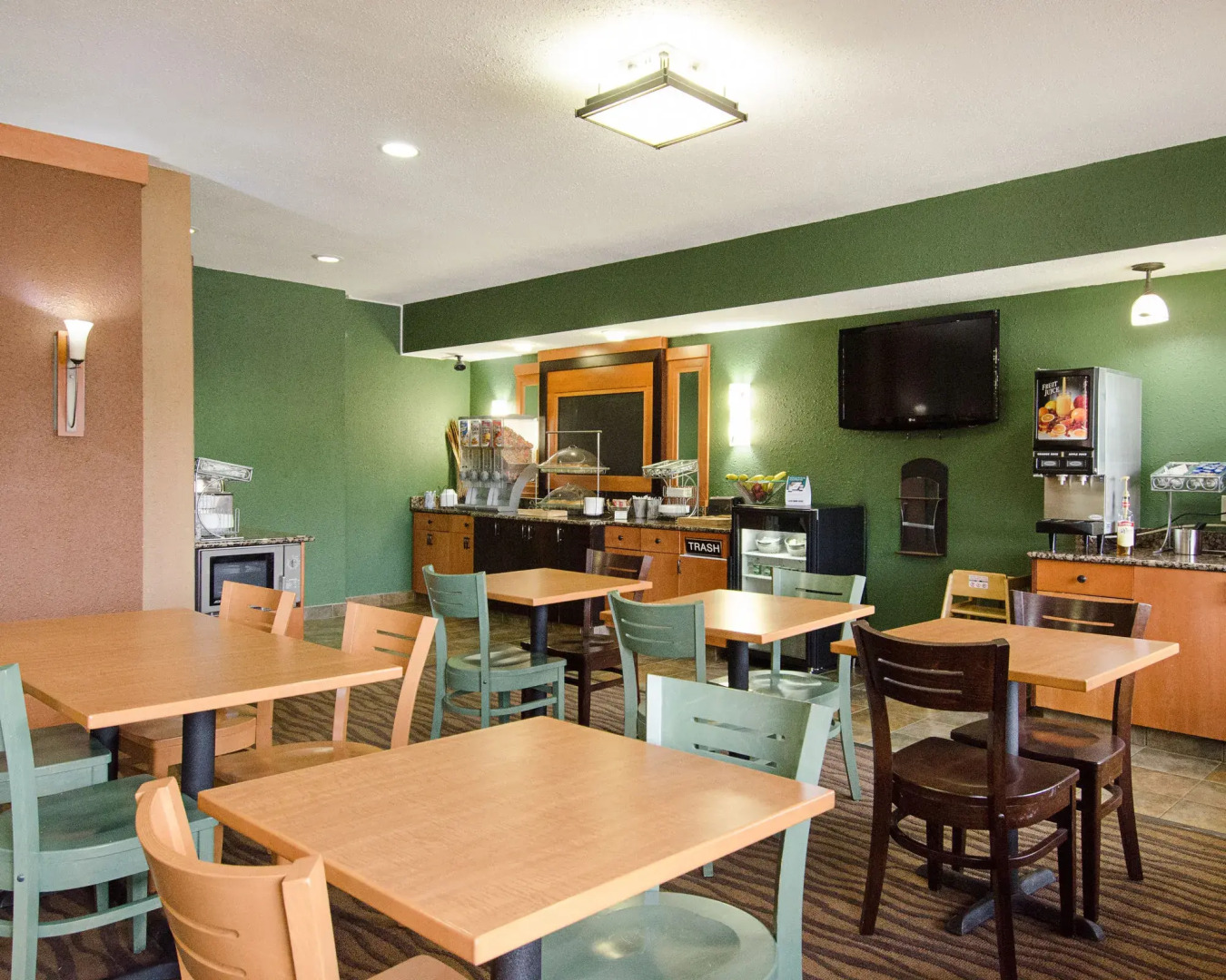 Econo Lodge Topeka at Wanamaker