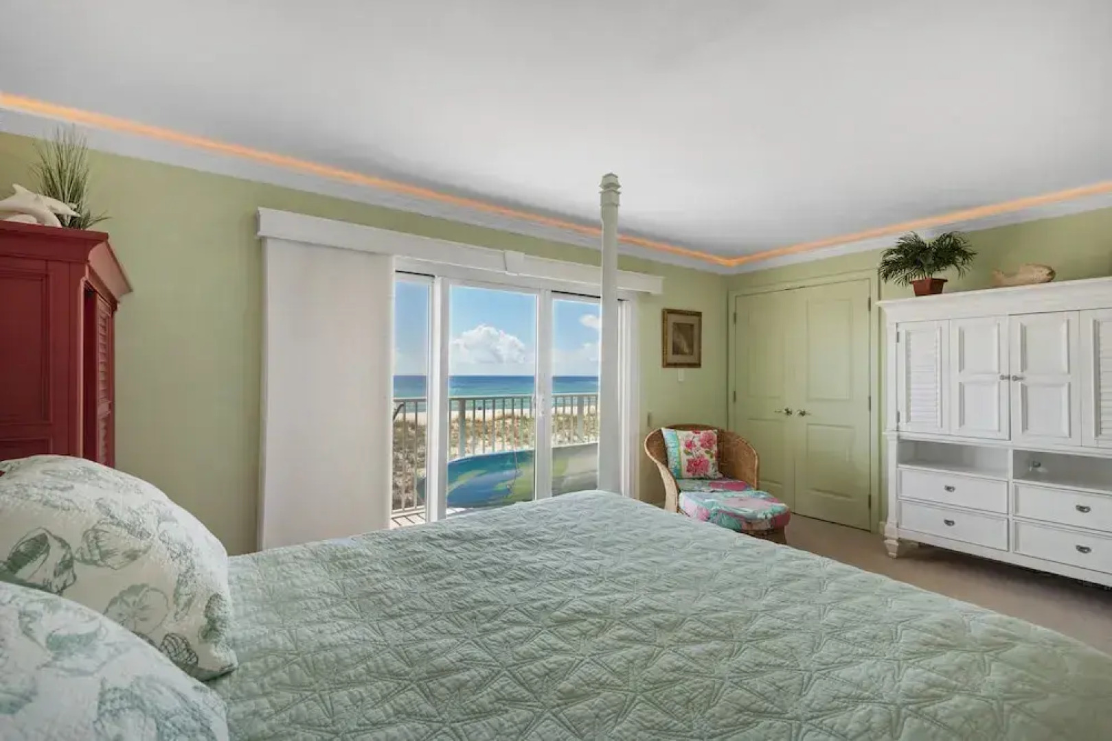Sea Oats 4 Bedroom Condo by RedAwning