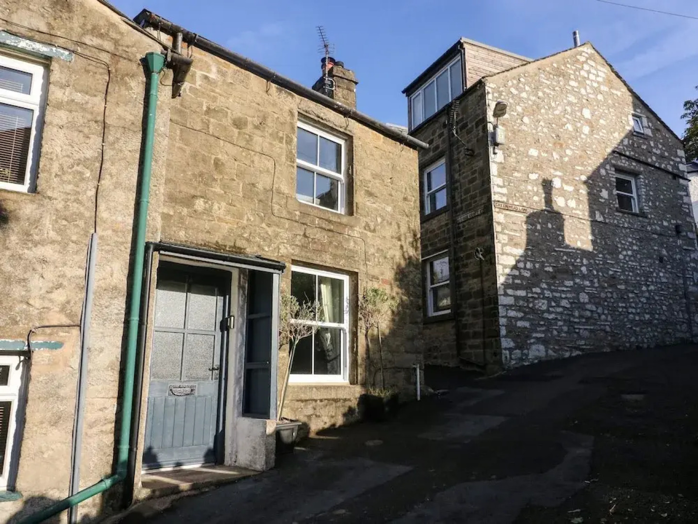 1A Lower Croft Street