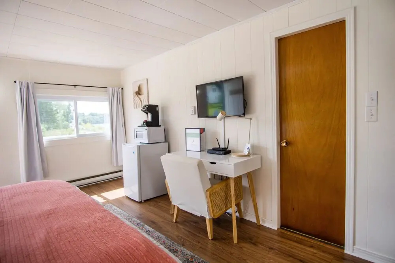 Friars Bay Inn & Cottages