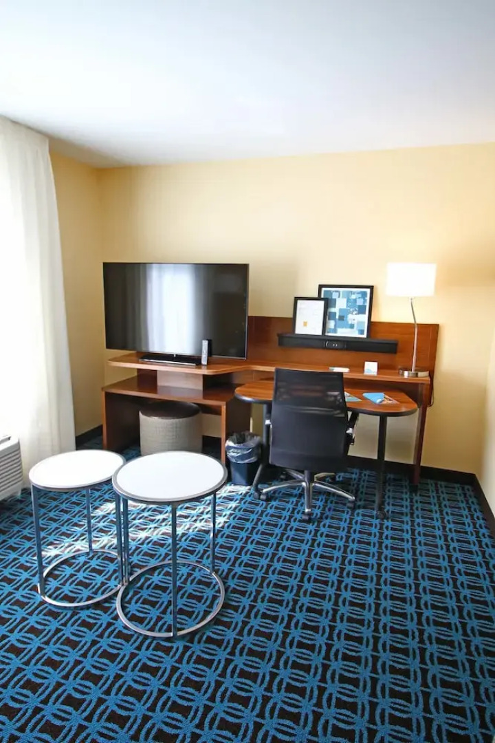 Fairfield Inn & Suites London