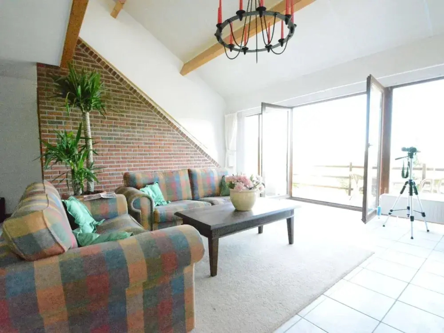 Spacious House With Beautiful Terrace