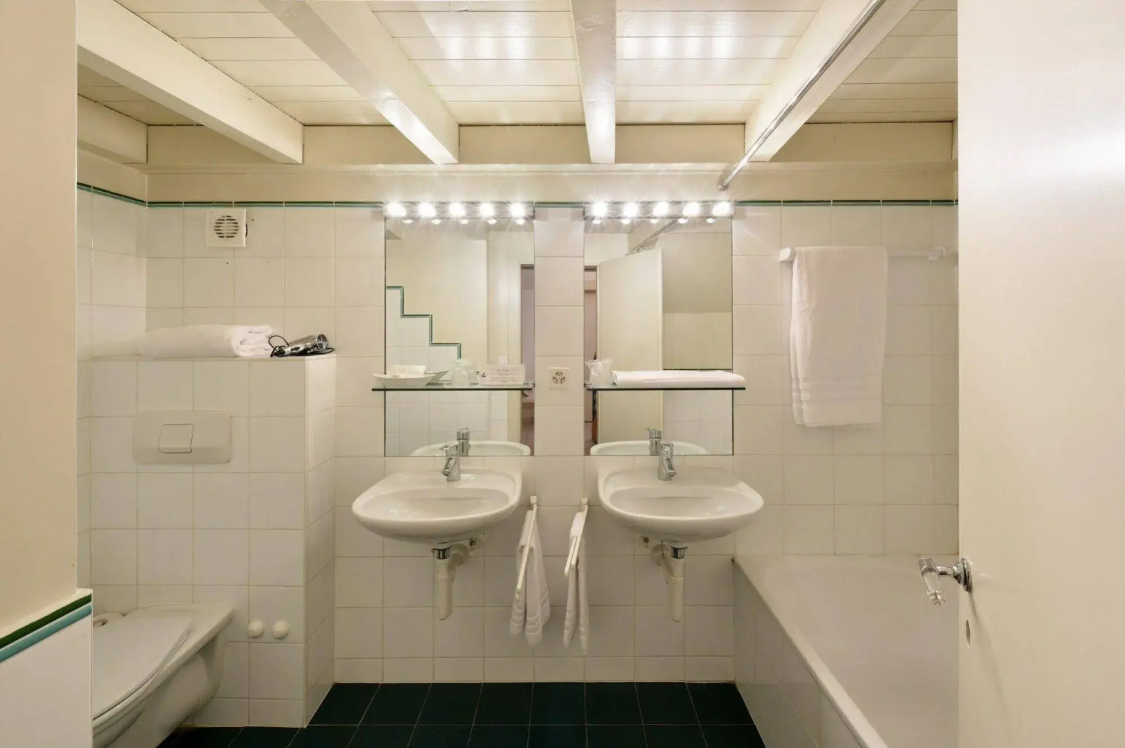 L'HÔTEL by Hostellerie du Château