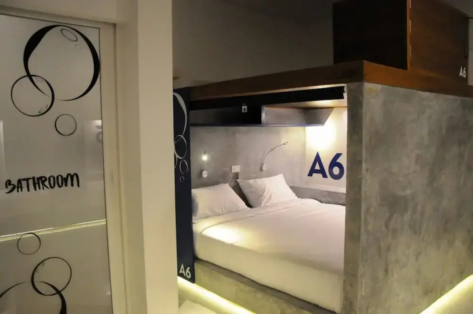Oasis Hotel-Pods - Adults Only