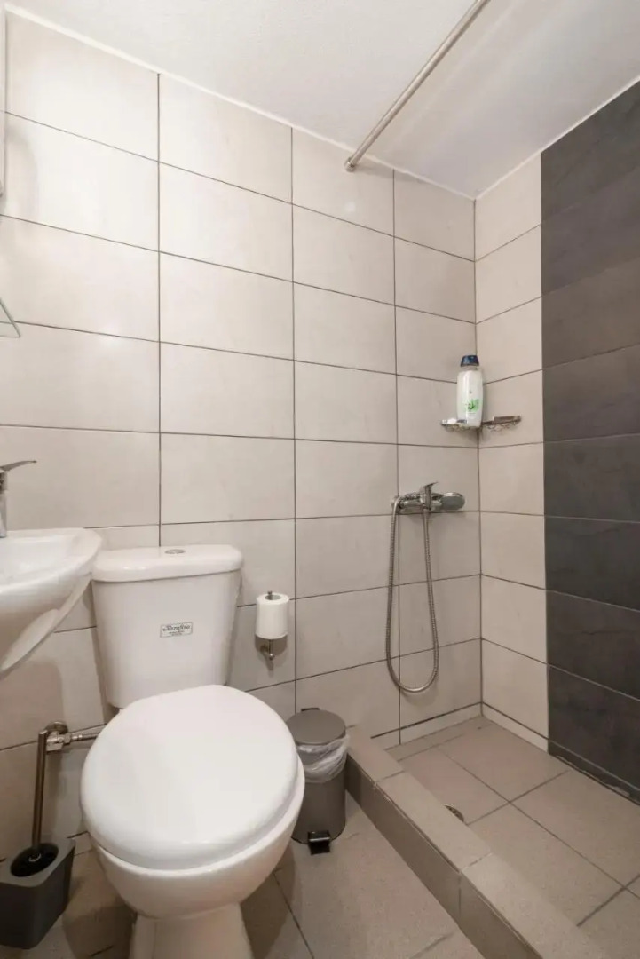 Spacious apartment-600m from the subway