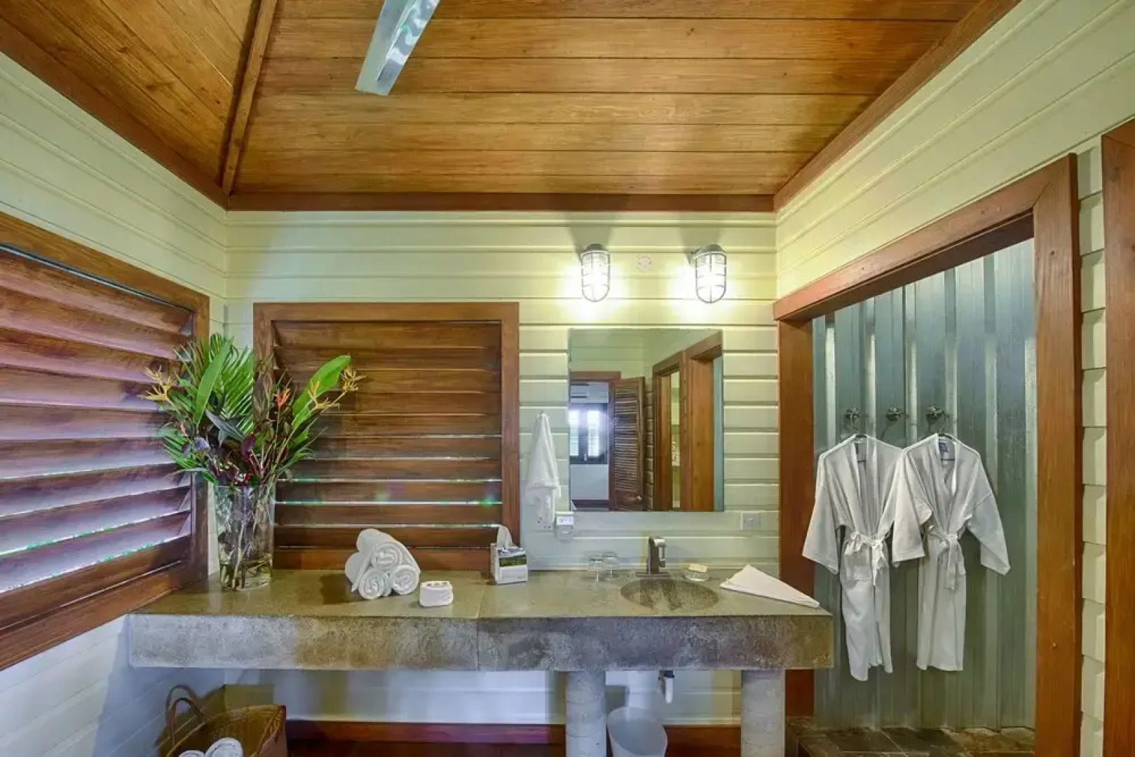 Pagua Bay House Oceanfront Cabanas