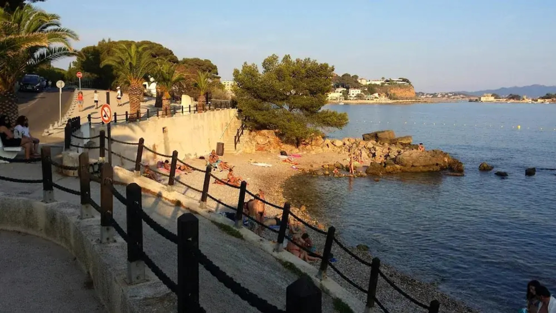 Apartment With one Bedroom in Bandol, With Furnished Terrace - 2 km From the Beach