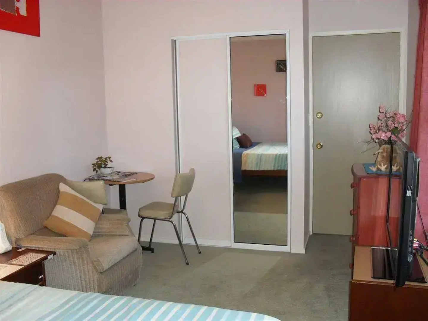 Purple-der House Accommodation