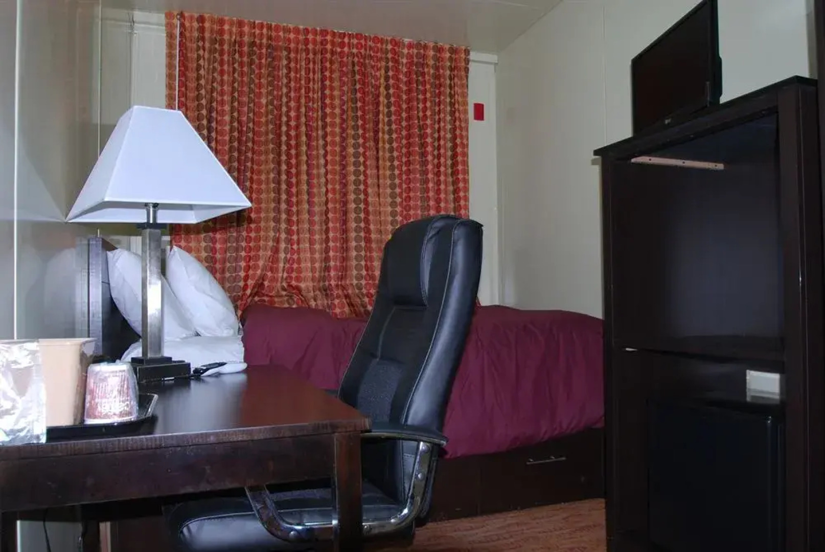 Shut Eye Hotel - Alexander