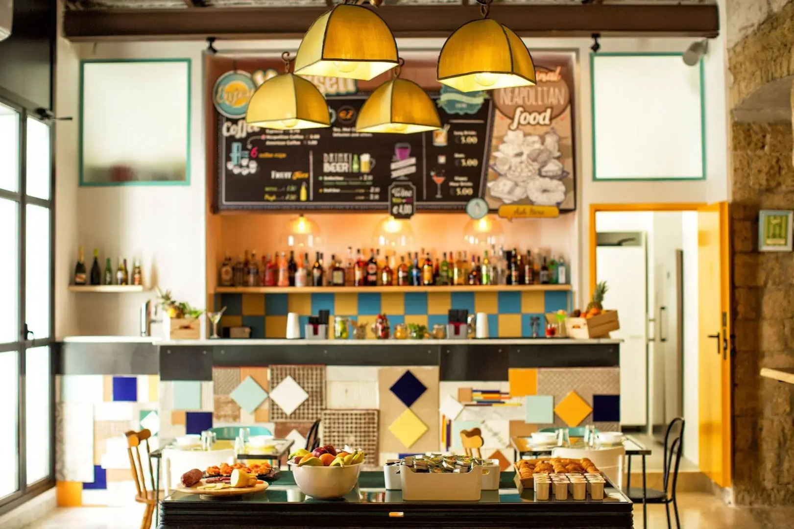 NeapolitanTrips Hostel and Bar