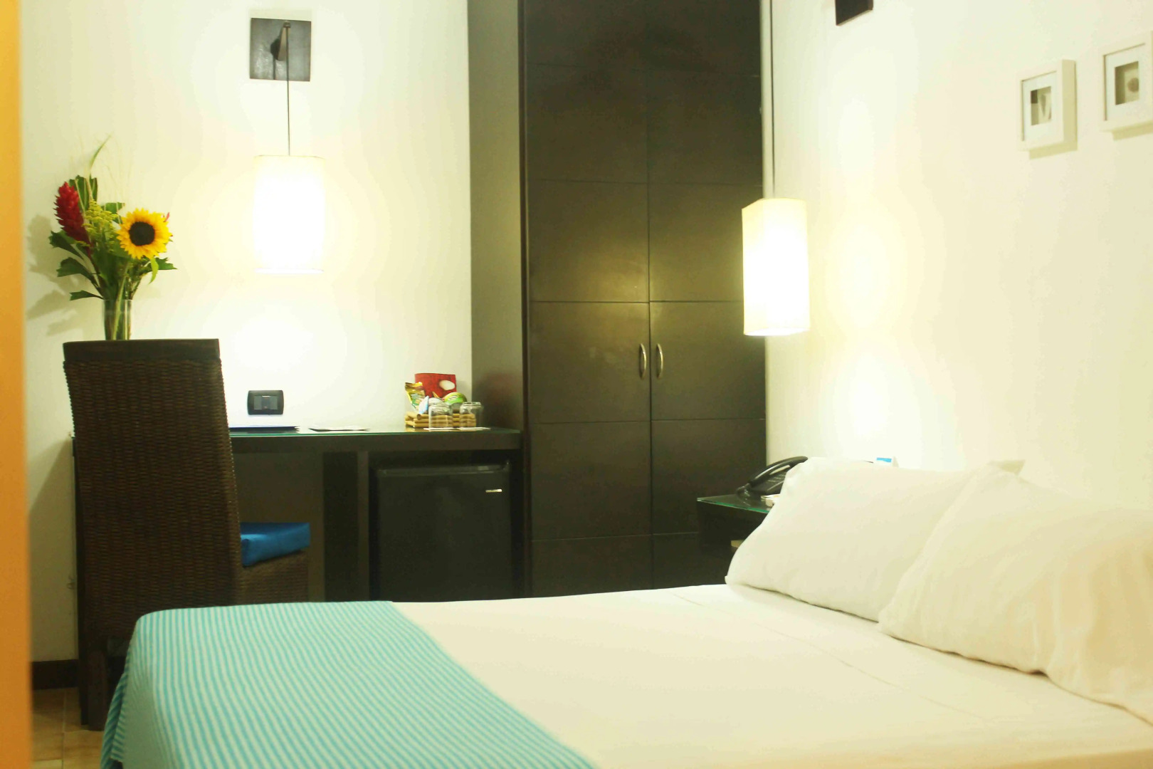 Hotel Santorini Express y Cabañas