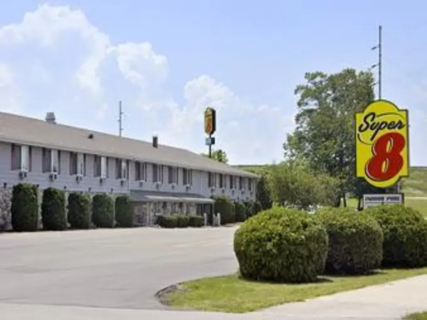 Super 8 Sturgeon Bay