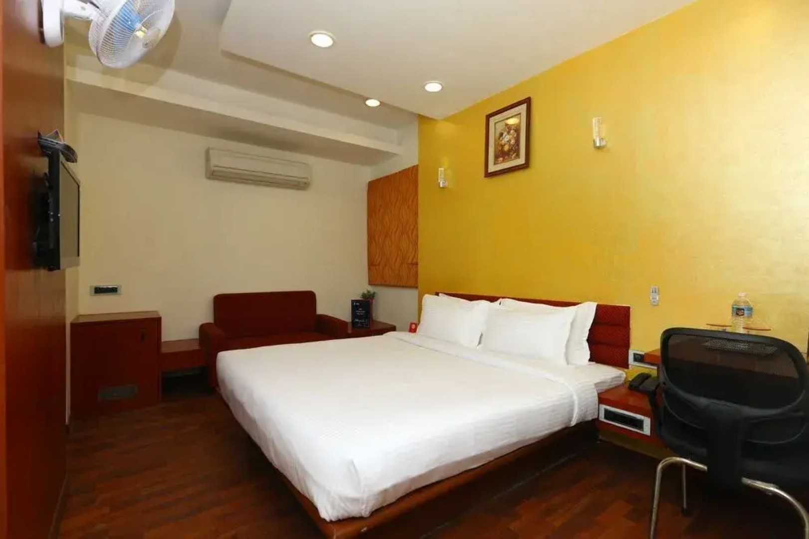 Flagship 479 By OYO Rooms