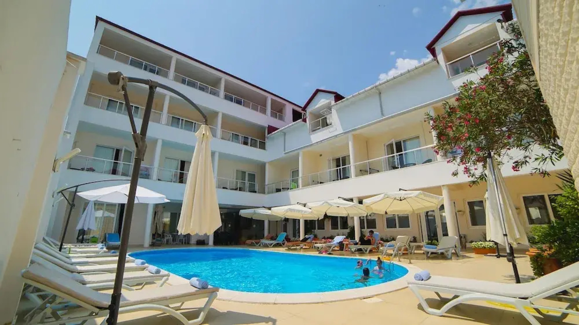 Пляжный клуб «Кобулети»