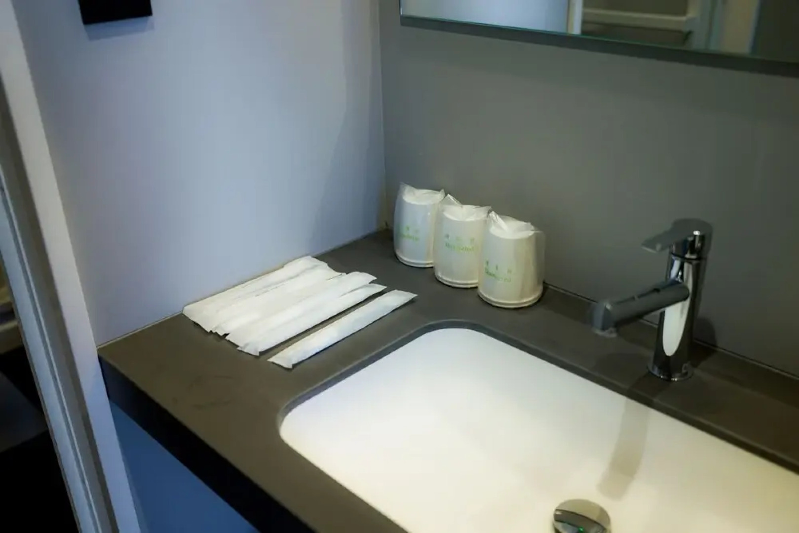 SEKAI HOTEL Deep Osaka Experience - Hostel