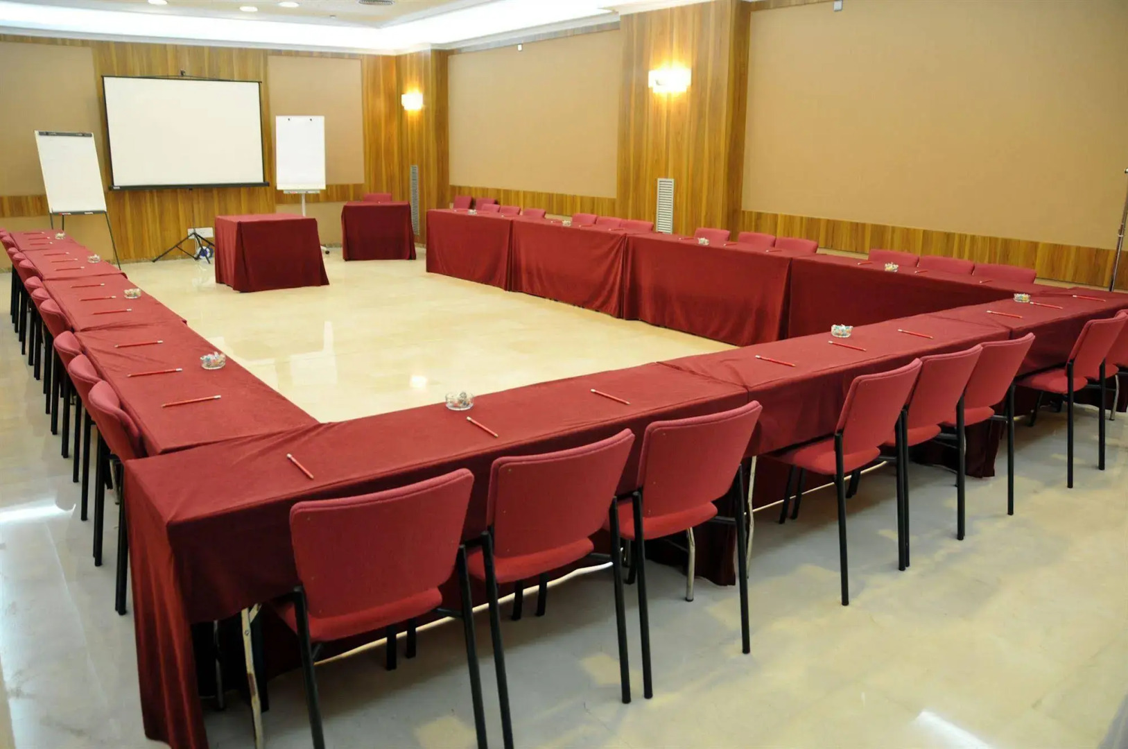 Отель B&B Hotel Tarragona Valls