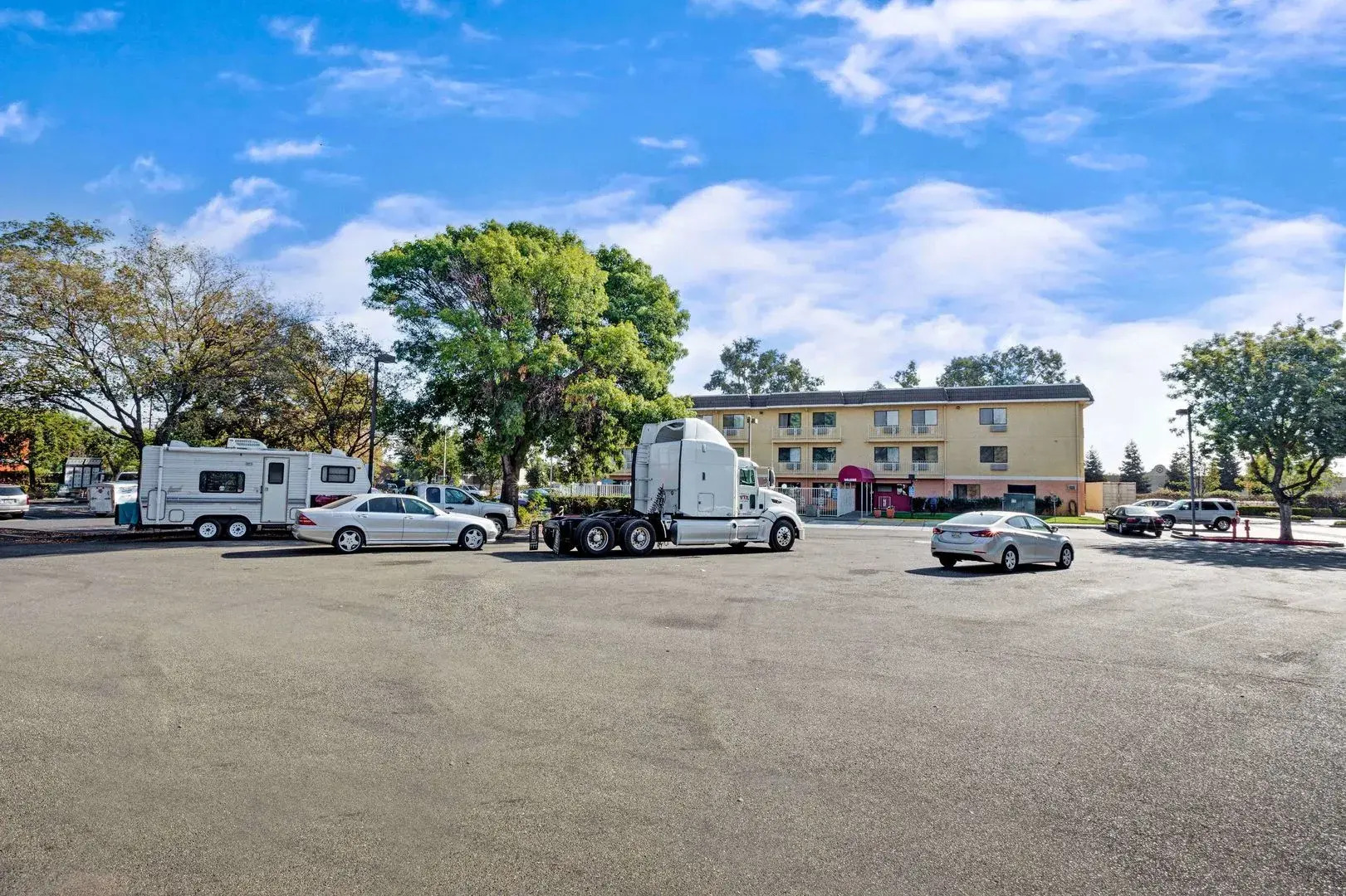 Days Inn by Wyndham Woodland