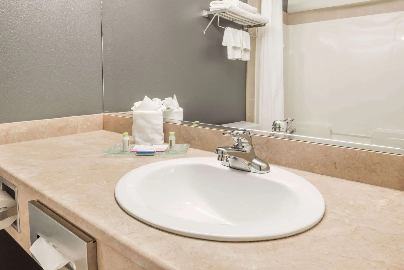 Super 8 by Wyndham Quebec City