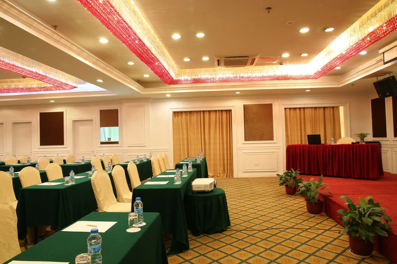 Country Garden Flower City Hotel