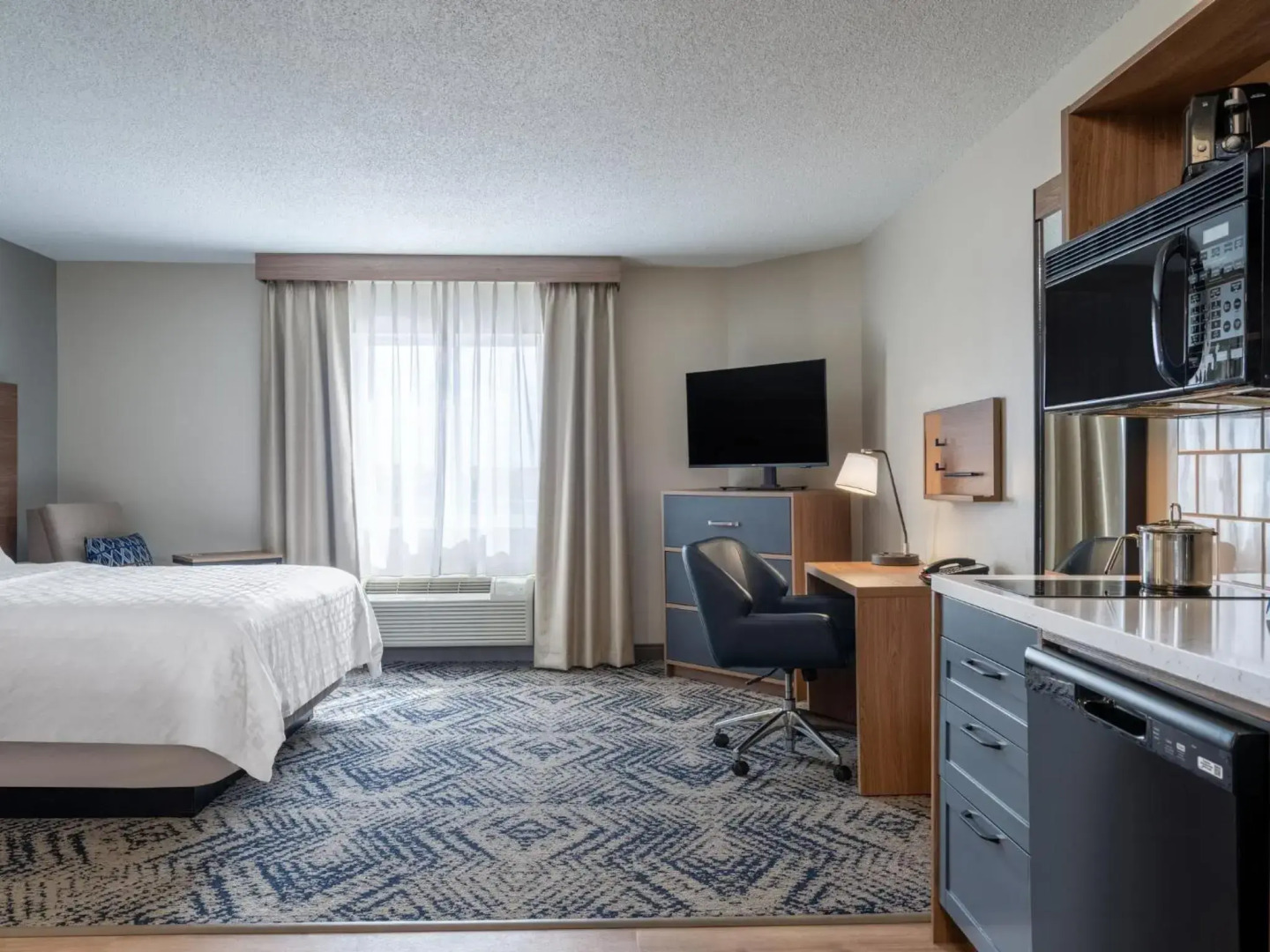 Candlewood Suites Rockford by IHG