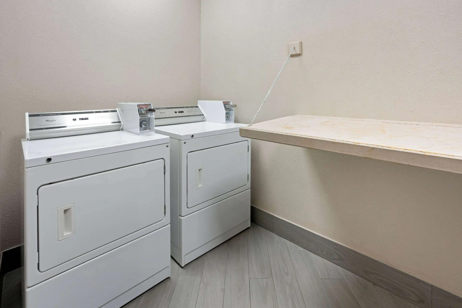 La Quinta Inn & Suites by Wyndham Houston Bush Intl Airpt E