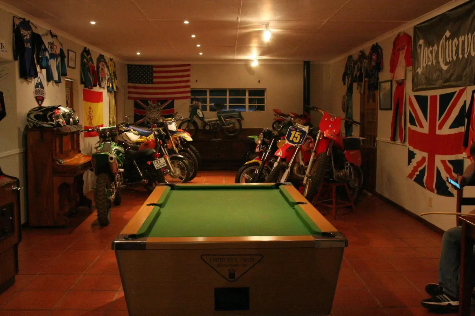 High Side Tavern and Planters Lodge