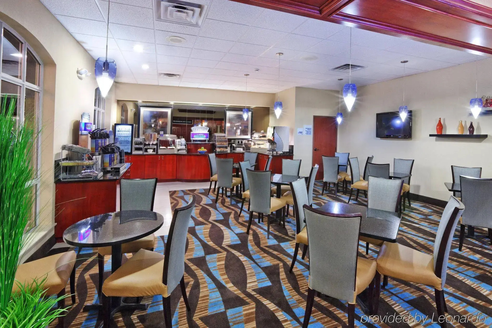 OYO Townhouse Oklahoma City Penn Square