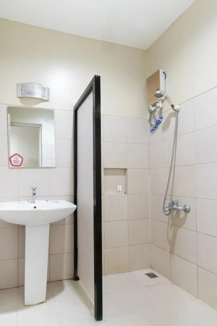 OYO 110 Asiatel Airport Hotel