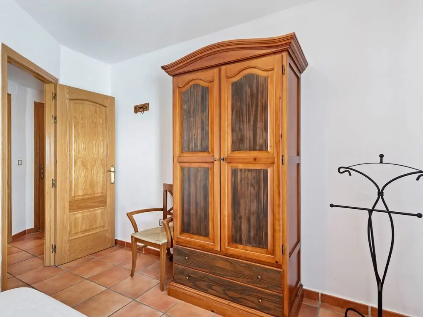 Charming Apartment in Gudar With Terrace