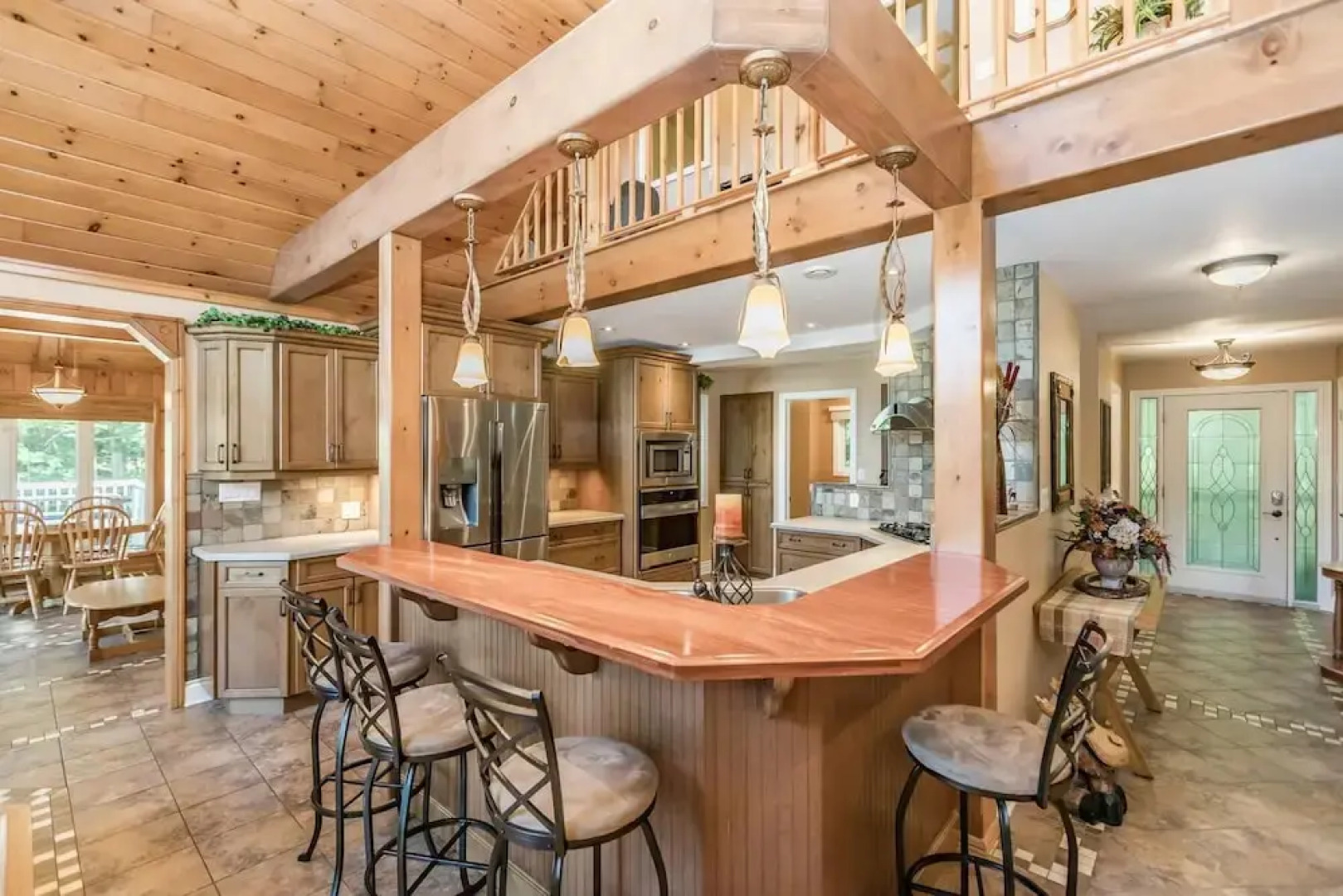 Stewart Lake Retreat A Gorgeous Beachfront Lakehouse With all the Bells & Whistles!