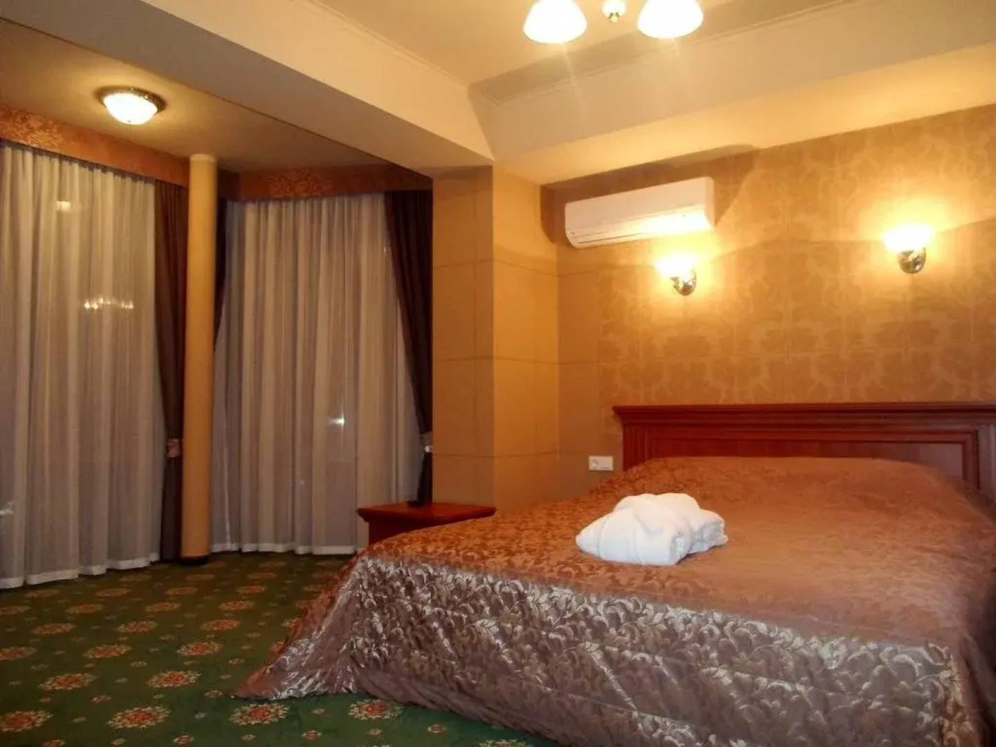 H & K Imperial Plus Hotel