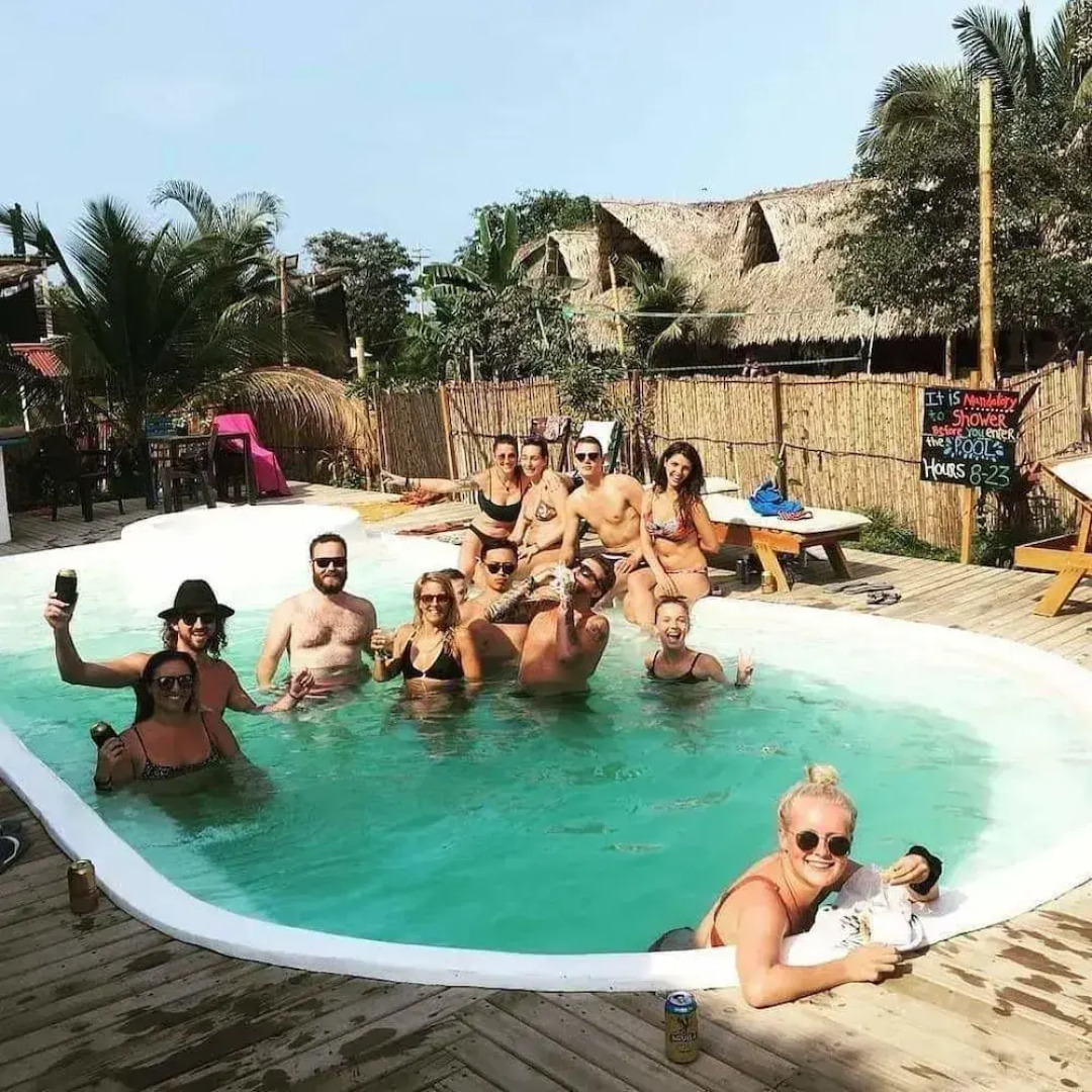 El Zoo Hostel & Pool