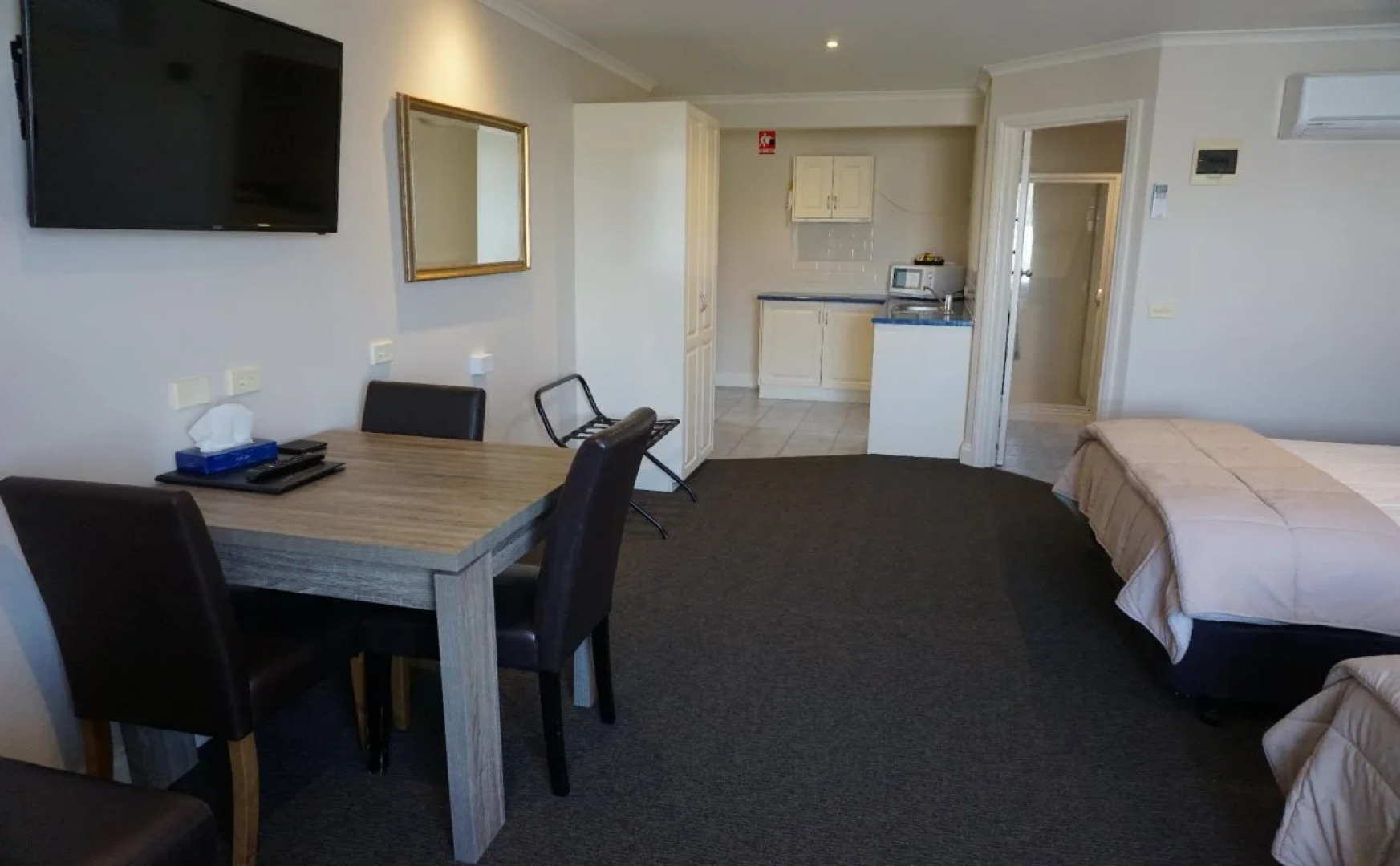 Ashmont Motor Inn & Apartments