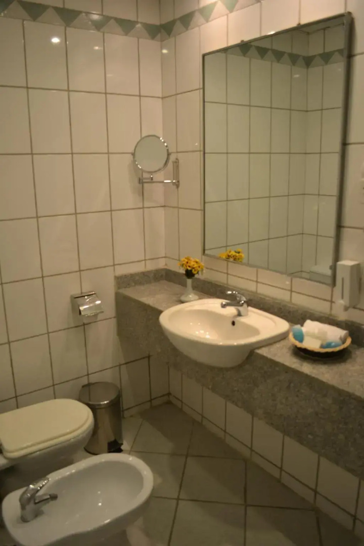 Dexon – Roma Hotel