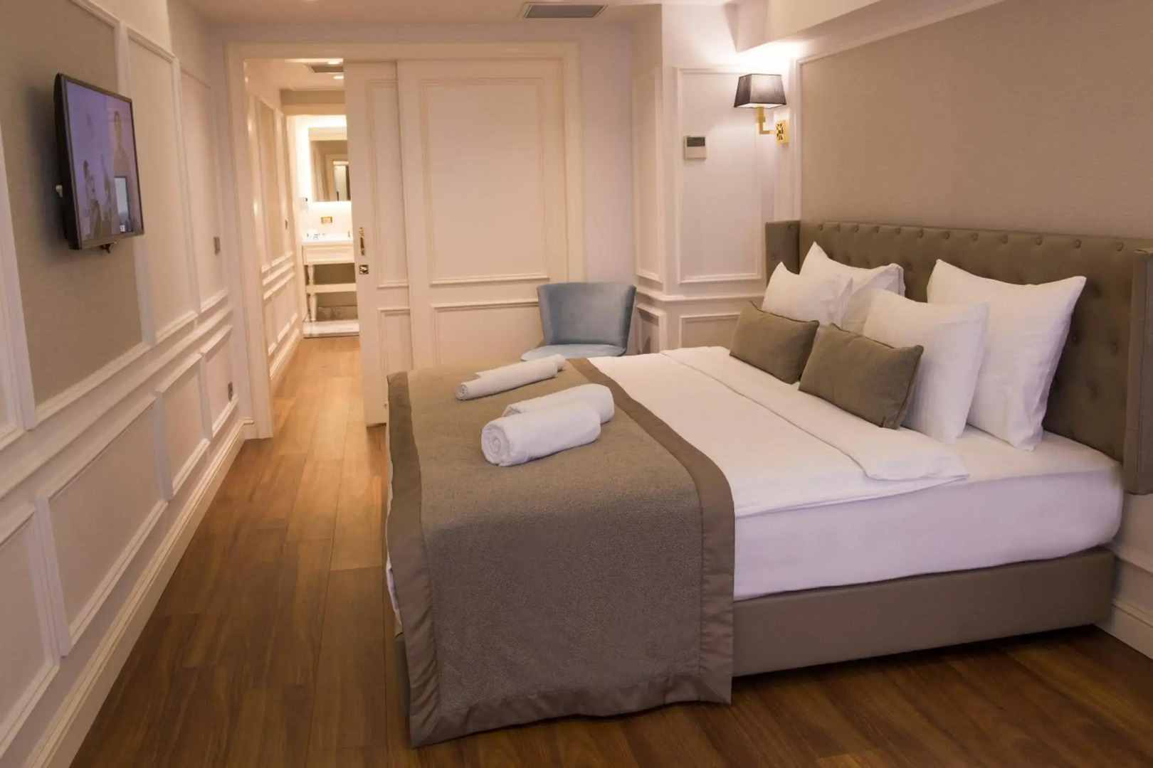 Hotel Mina – Special Class