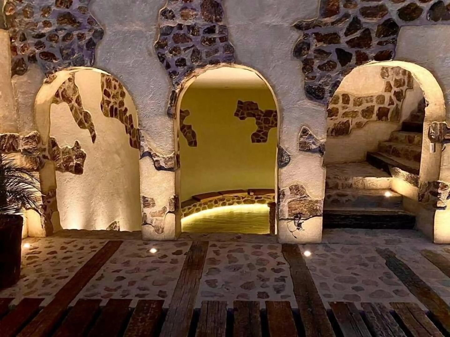 Hotel Montebello