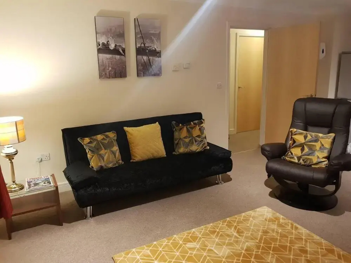 2 Bed Apartment - Sleeps 5 - Wifi - Parking - Pets