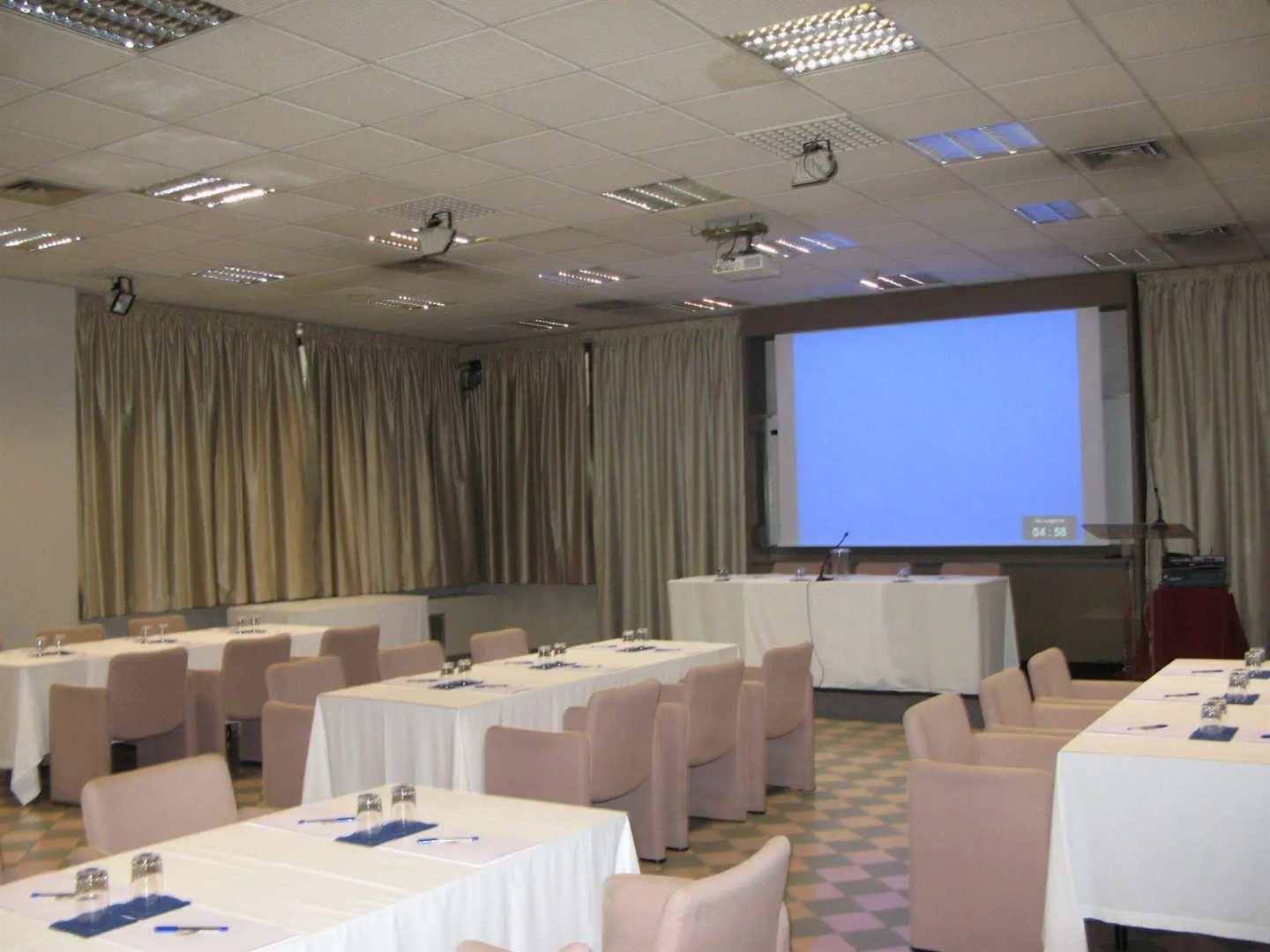 MajesticHouse Conference & Restaurant