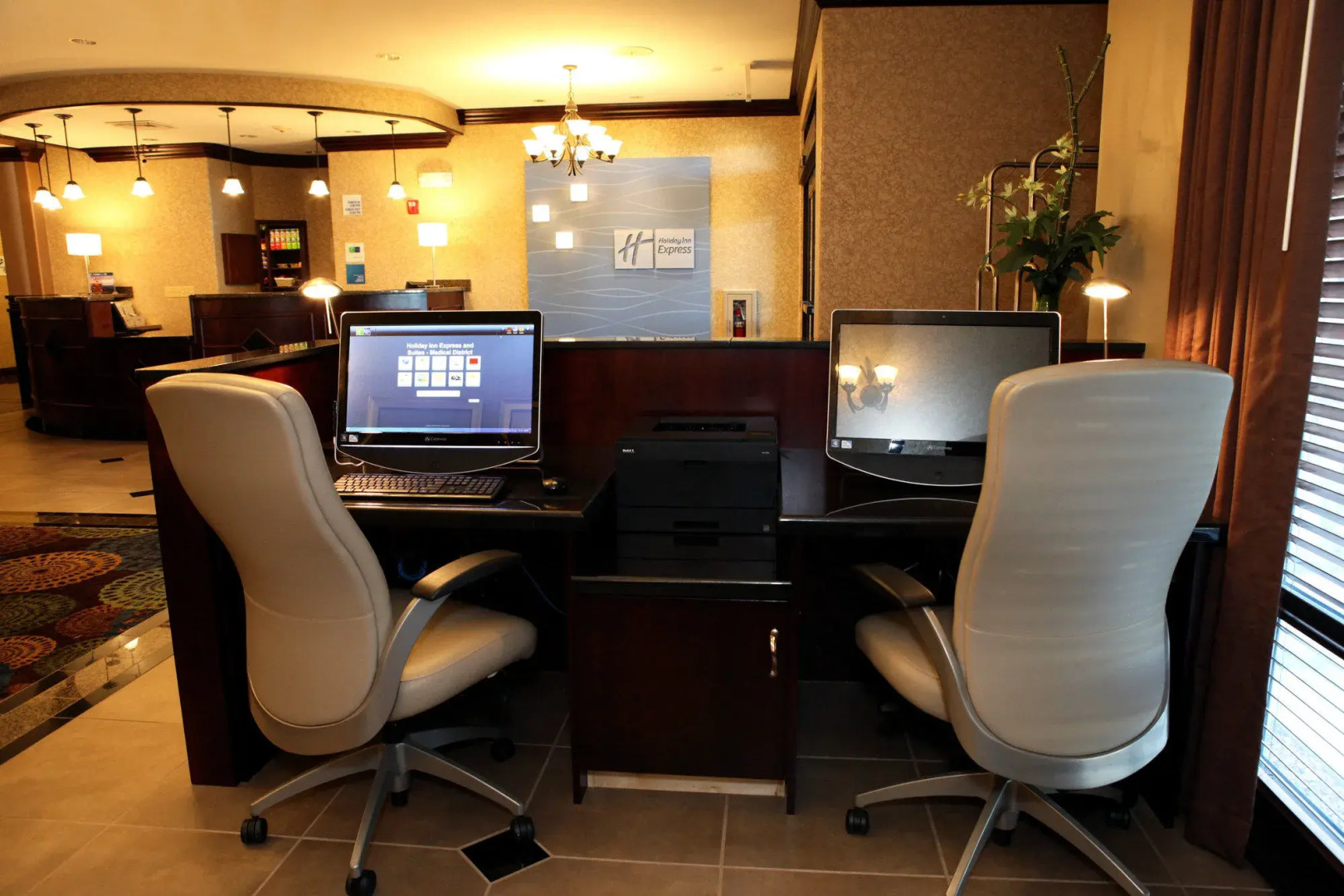 Holiday Inn Express and Suites Springfield Medical District by IHG