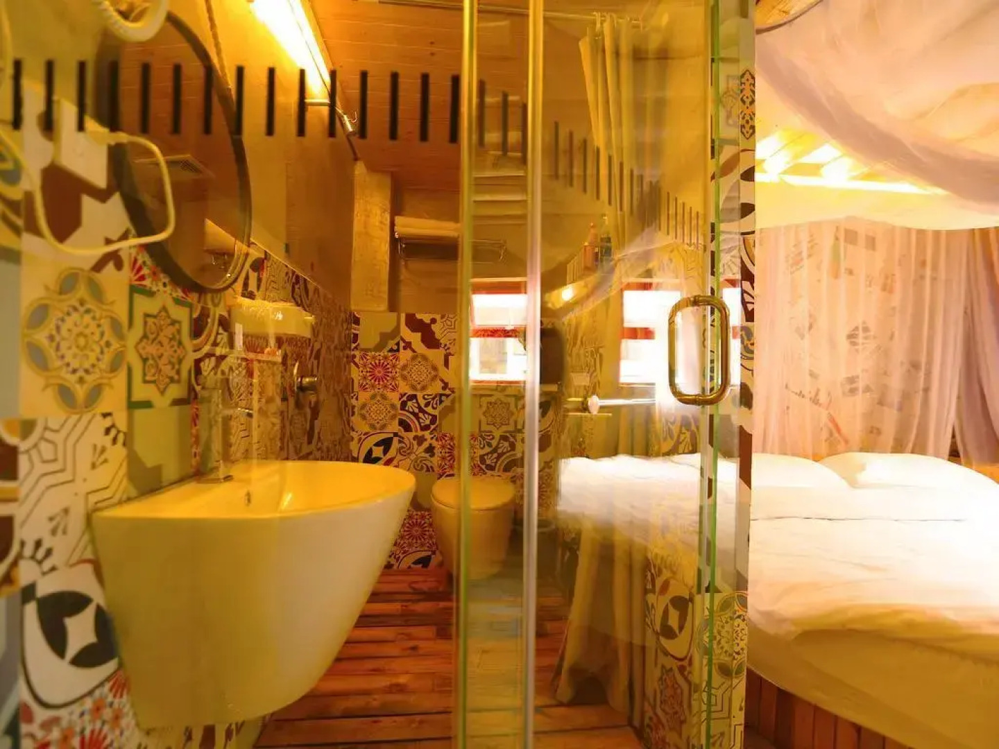 JiaoChangWei Maan CoCo Travelling With Hotel