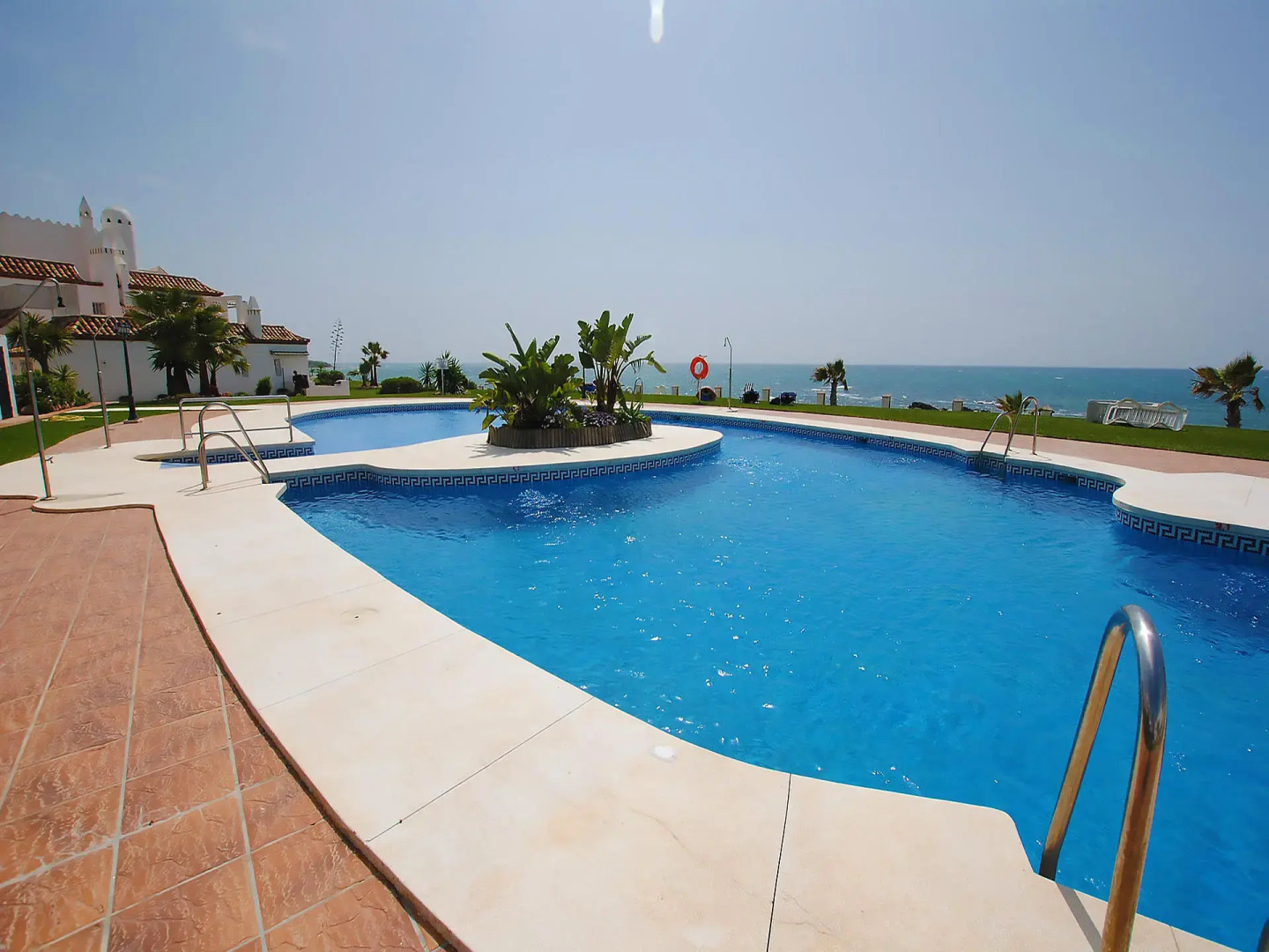 Stunning beachside apartment - Playa Lucera - Mijas Costa - CS126