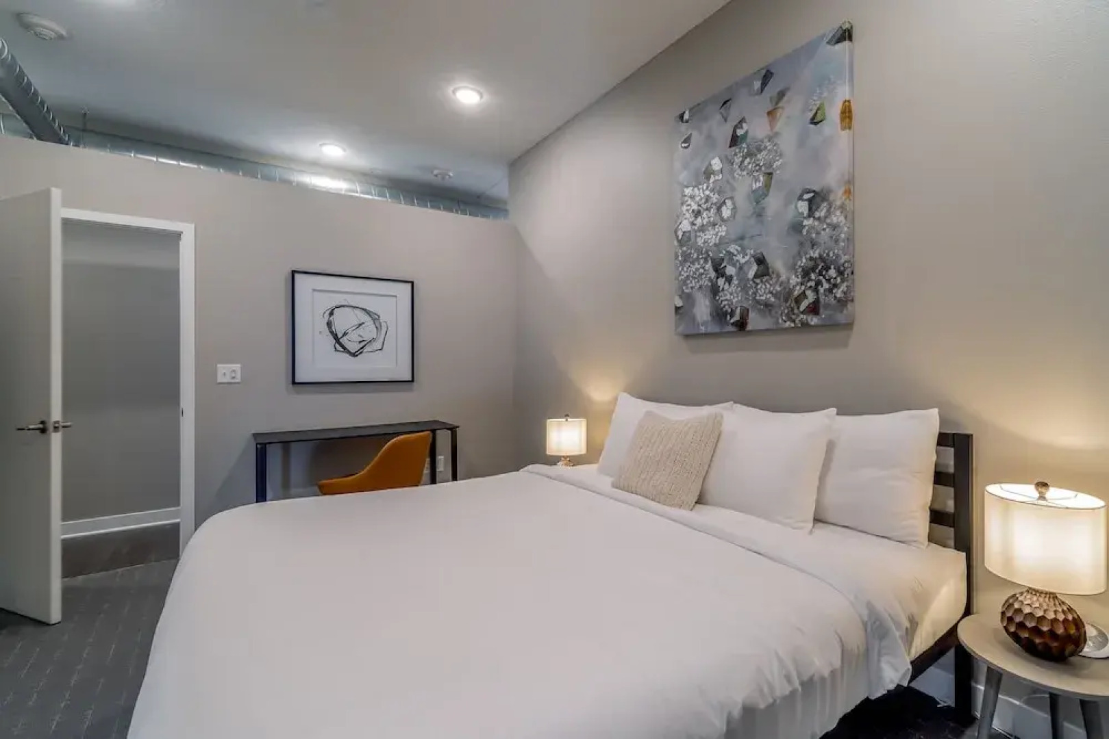 Kasa Downtown Des Moines