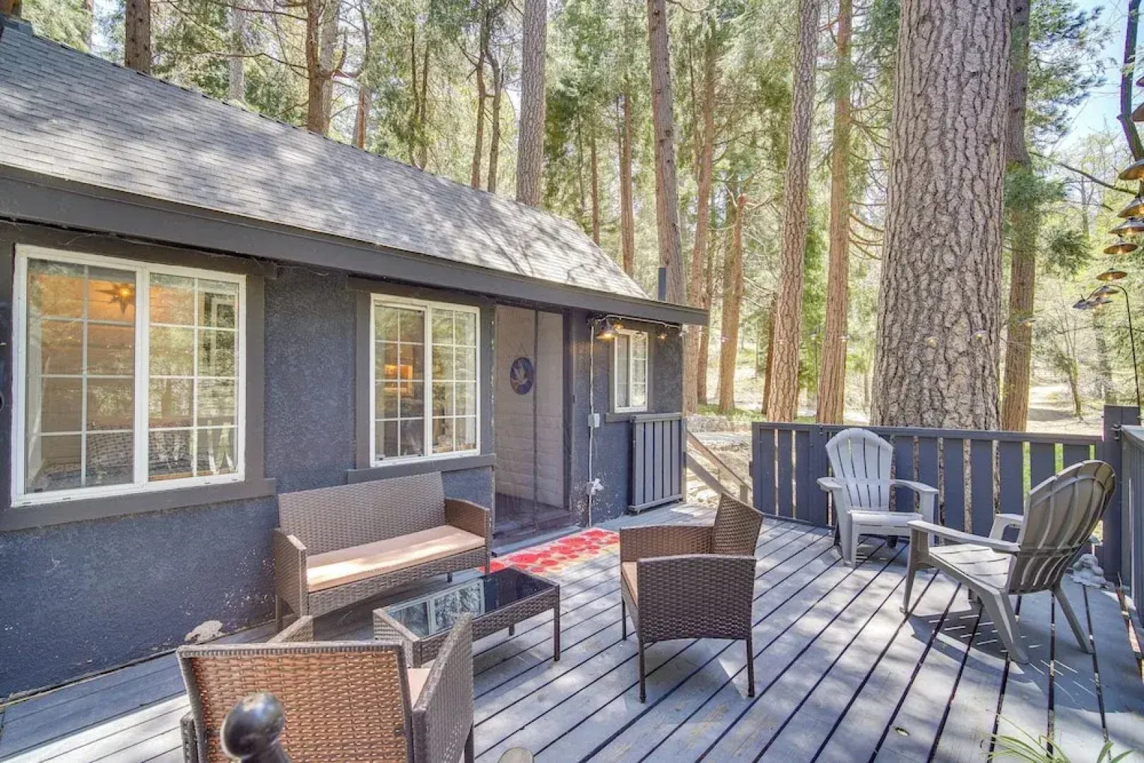 Crestline Vacation Rental, Close to Hiking Trails!