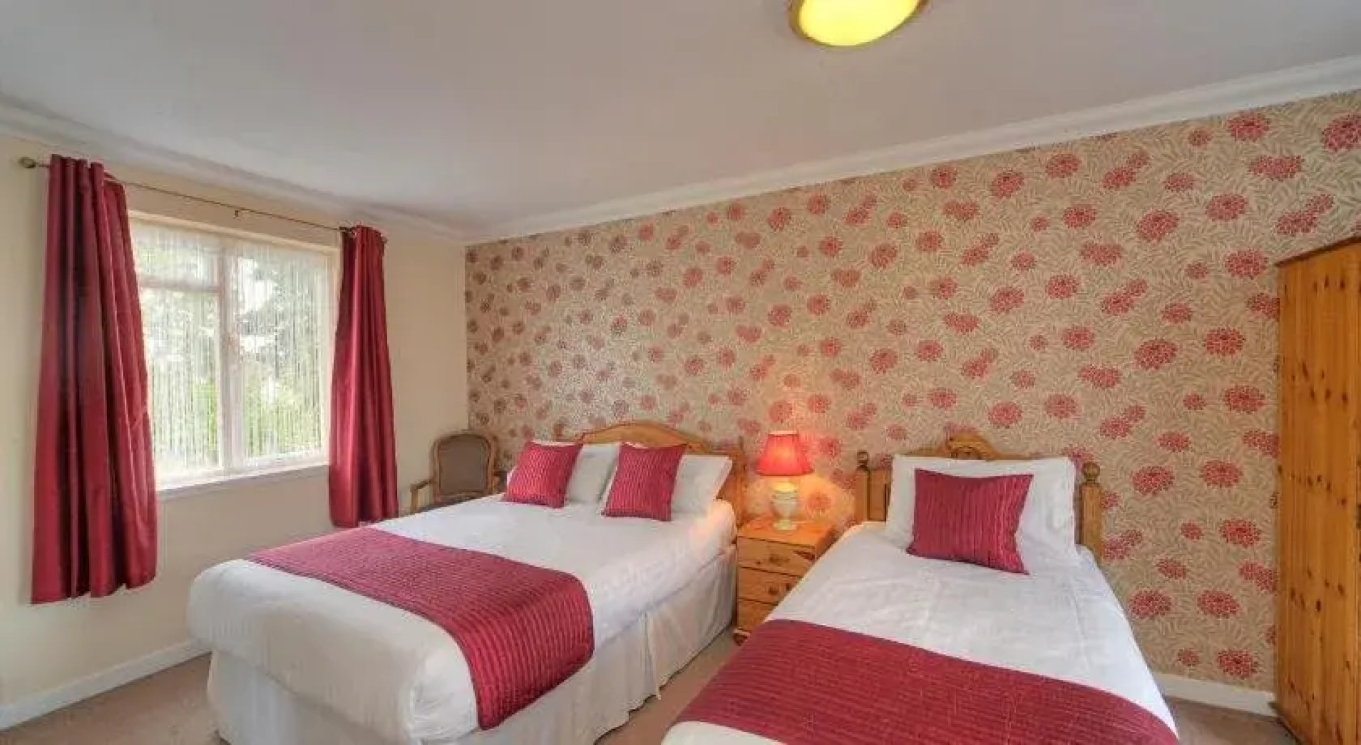 The Lochnell Arms Hotel