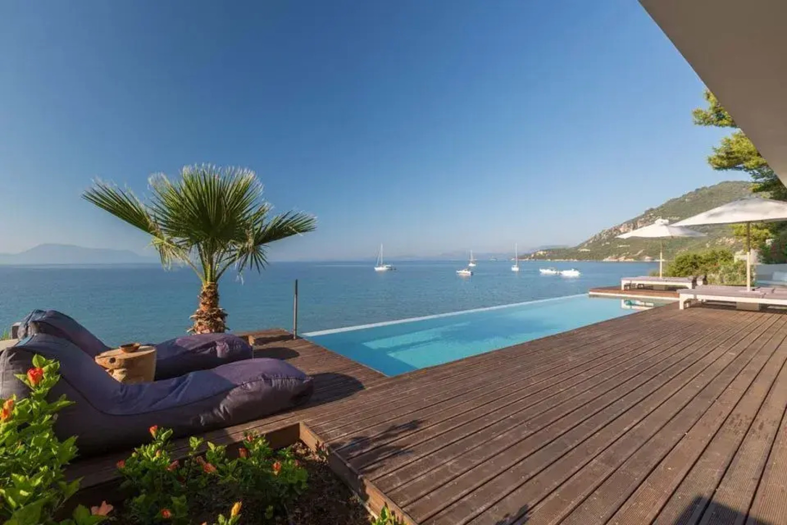 Villa Kastos-Beachfront Villa