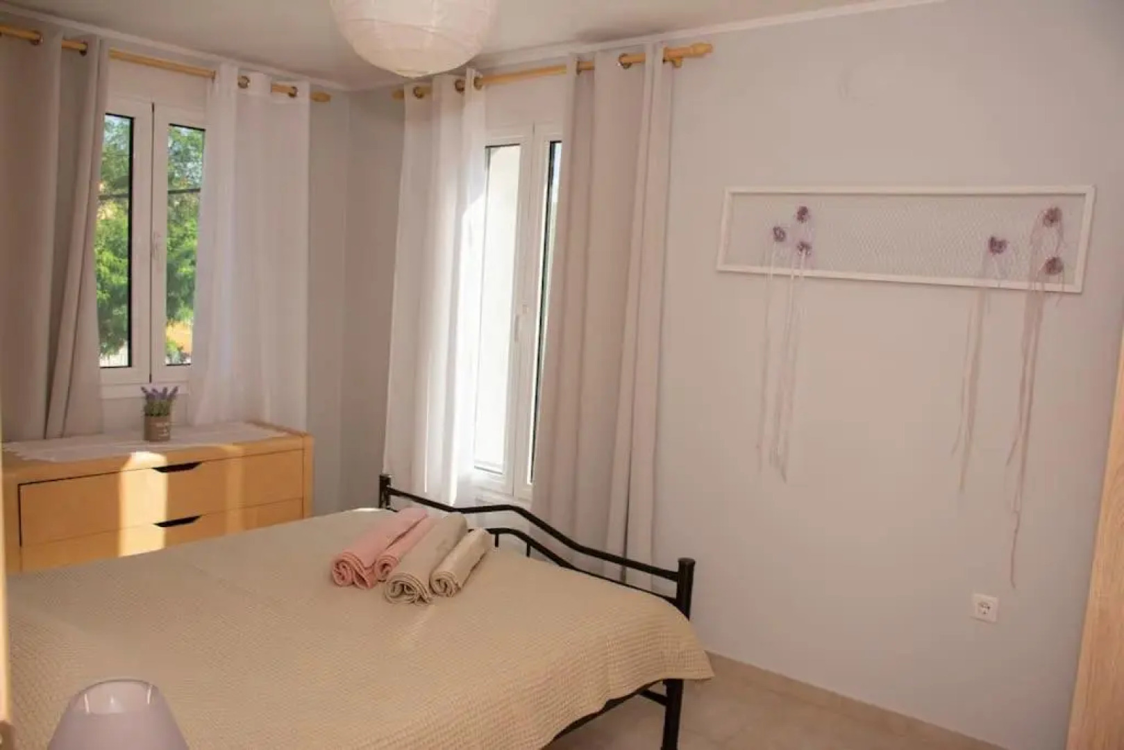 Anadora 2: Hospitable stone house with yard